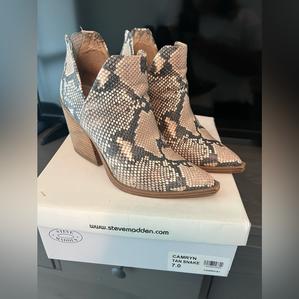 Steve Madden Camryn Bootie in Snake